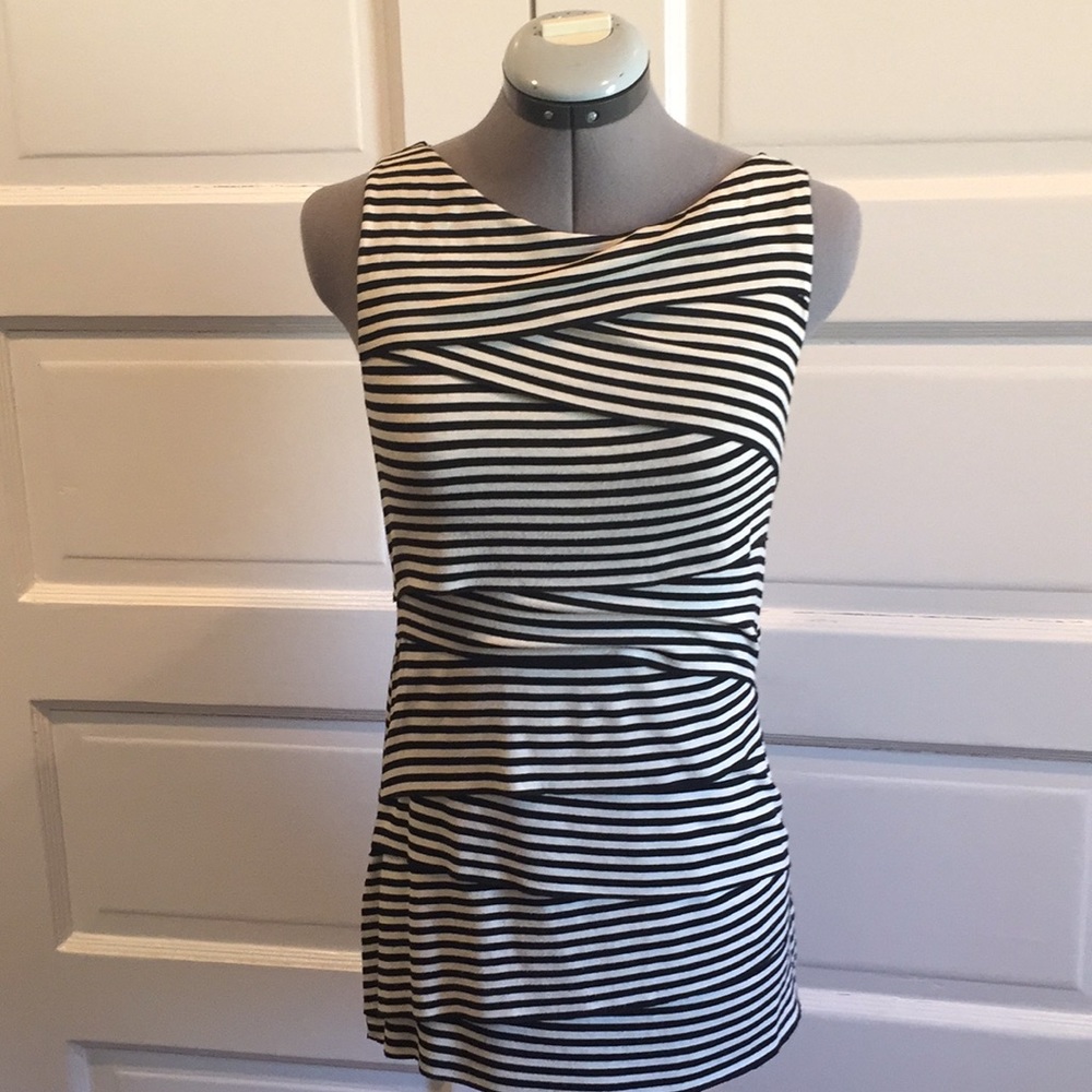 Black and white stripe top